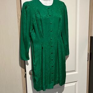 Chic Green Long Sleeve Dress